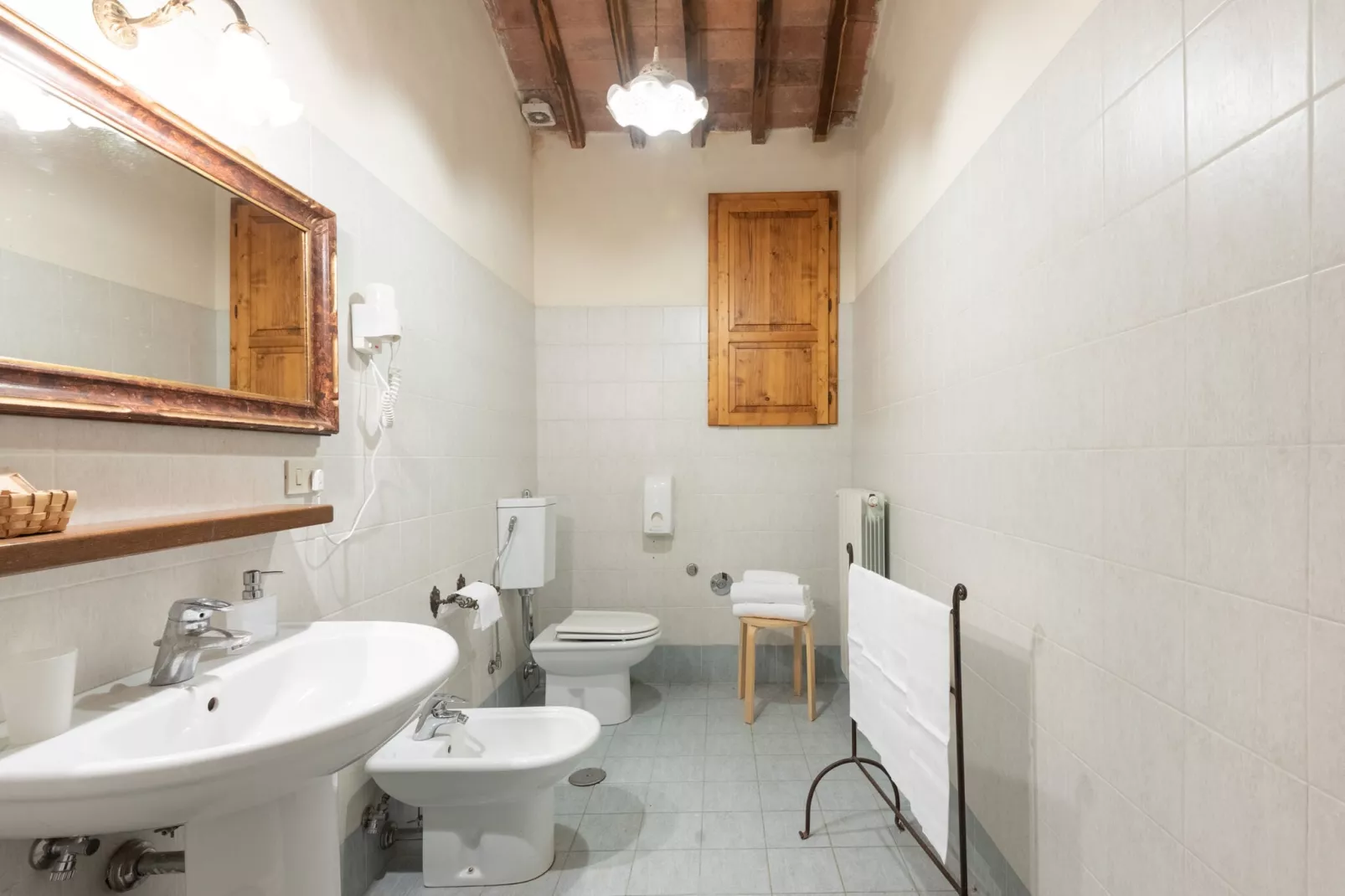 Rustiek appartement in Rapolano Terme met zwembad - Badkamer