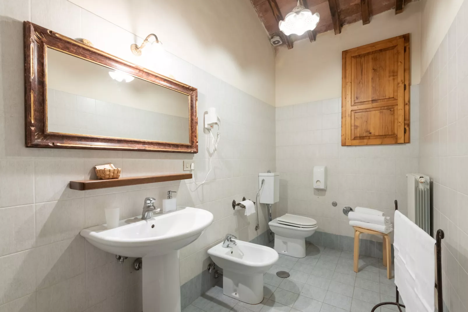 Rustiek appartement in Rapolano Terme met zwembad - Badkamer