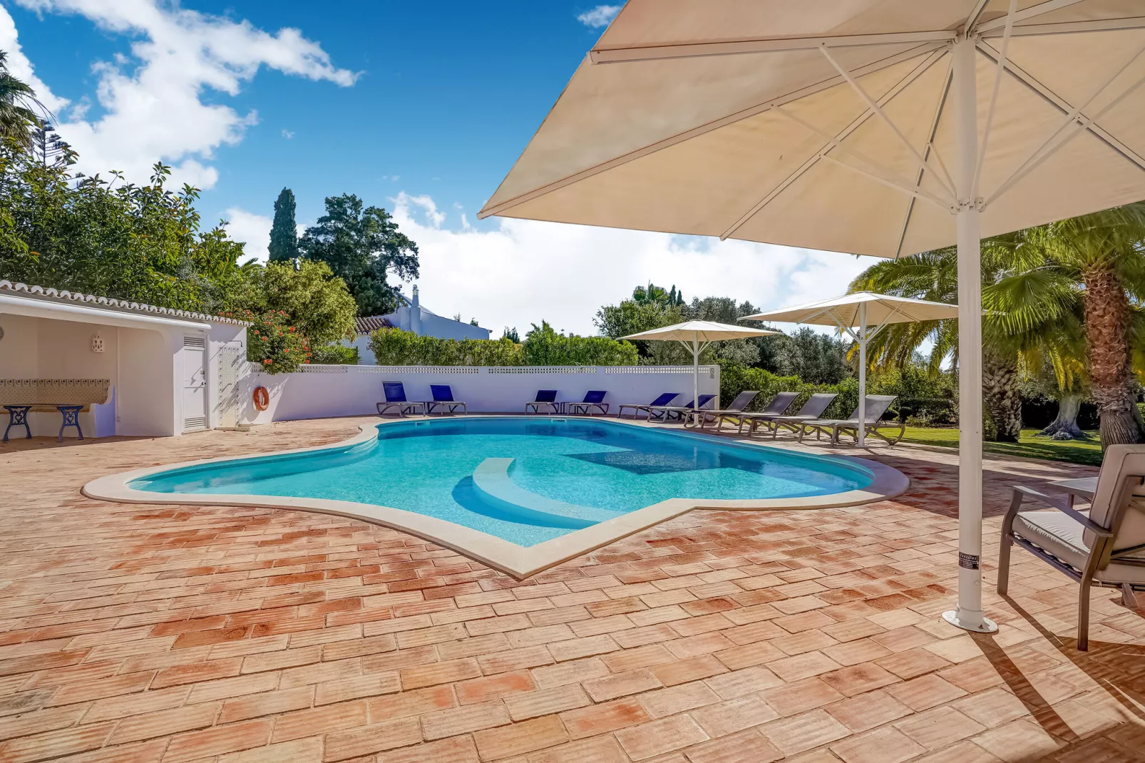 poolofhouse