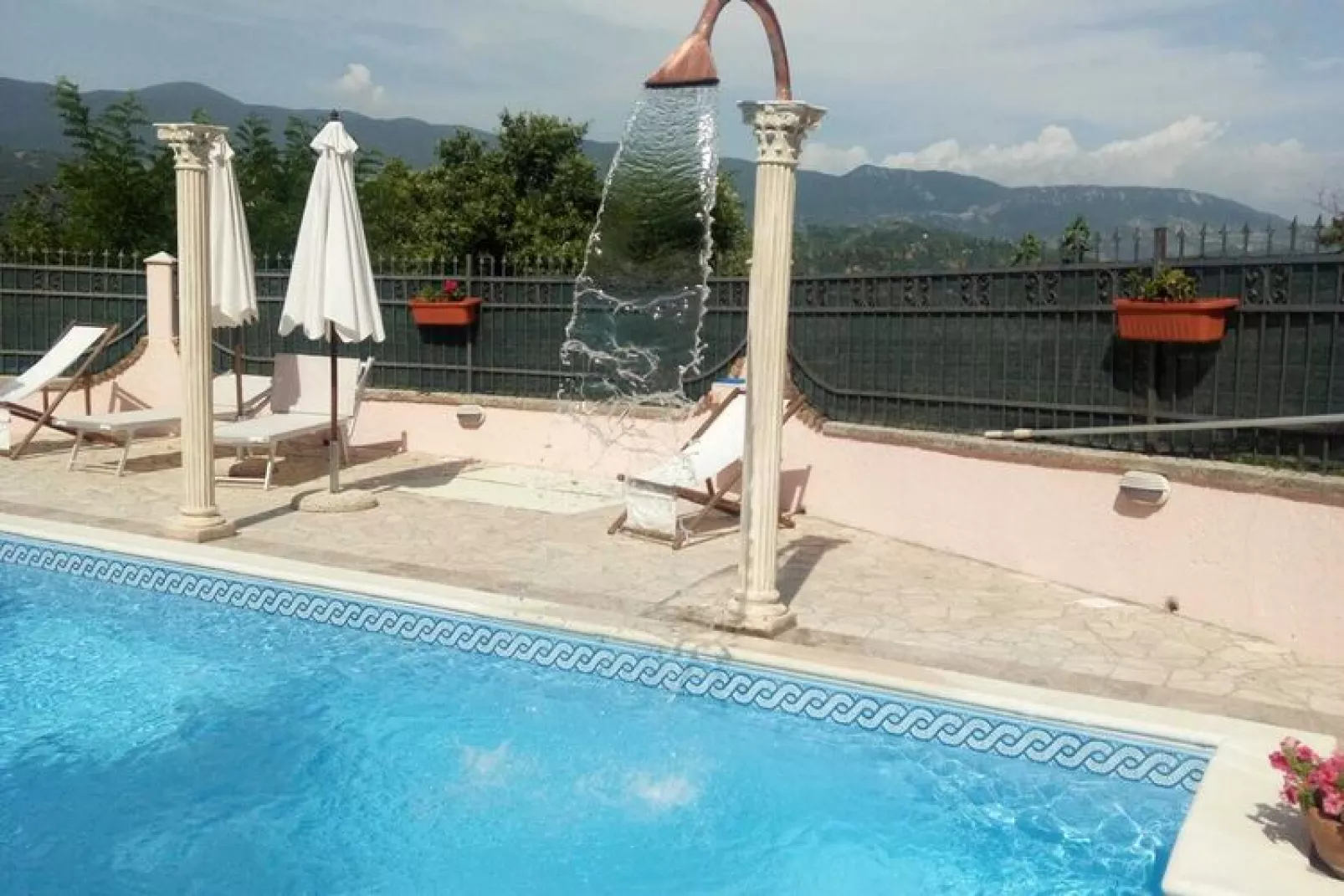 Appartamento in Villa con Giardino e Piscina-Zwembad