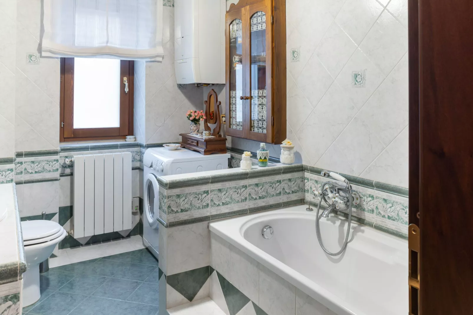 Appartamento in Villa con Giardino e Piscina-Badkamer