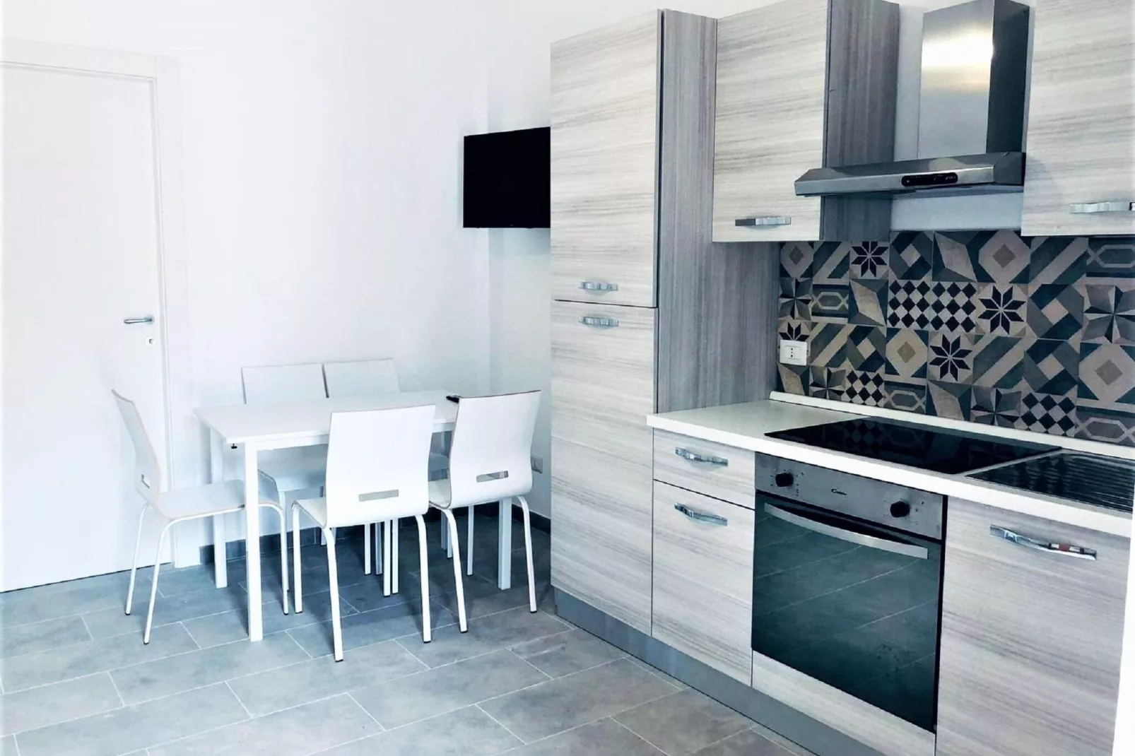 Trilocale con balcone-Woonkamer