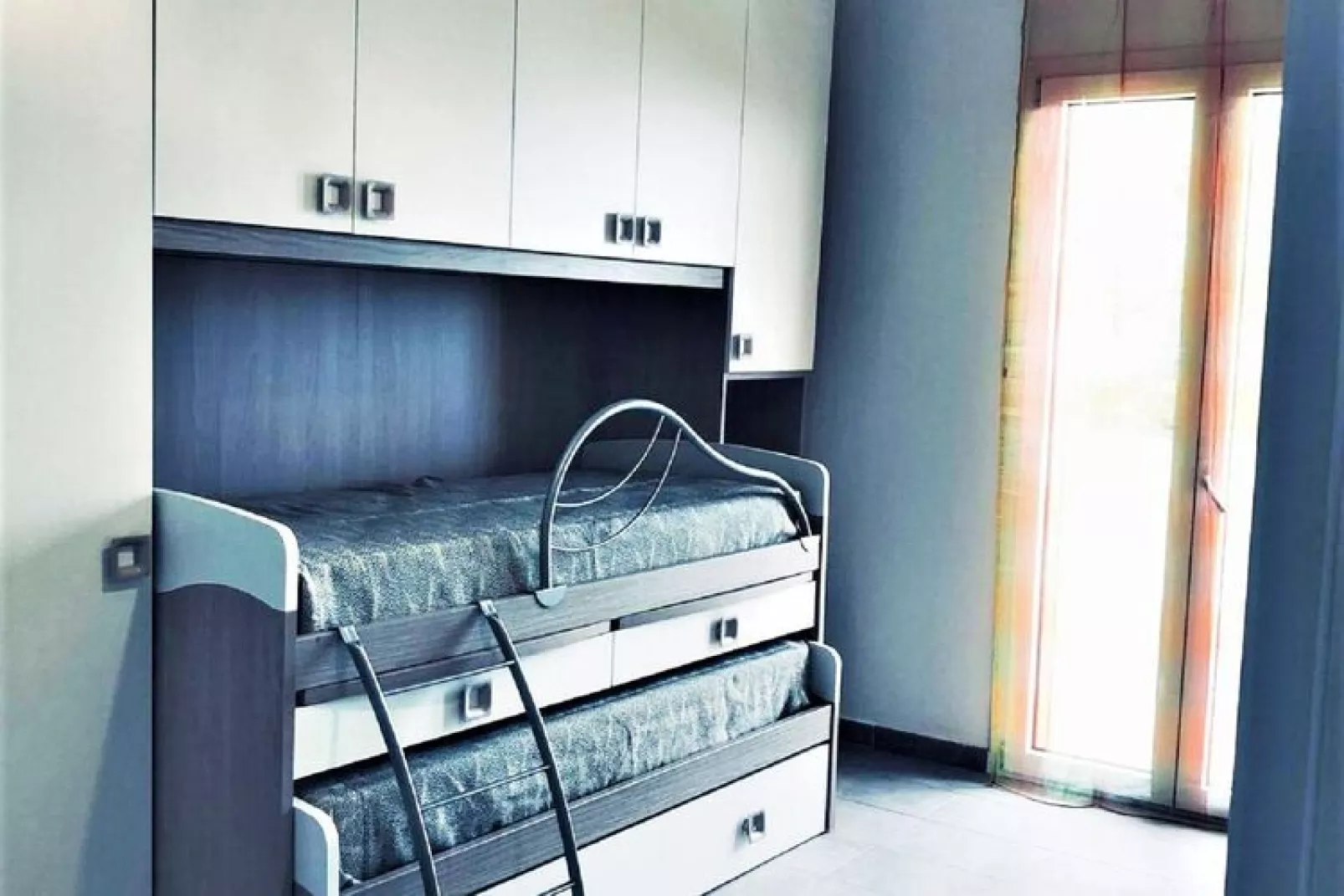 Trilocale con balcone-Slaapkamer