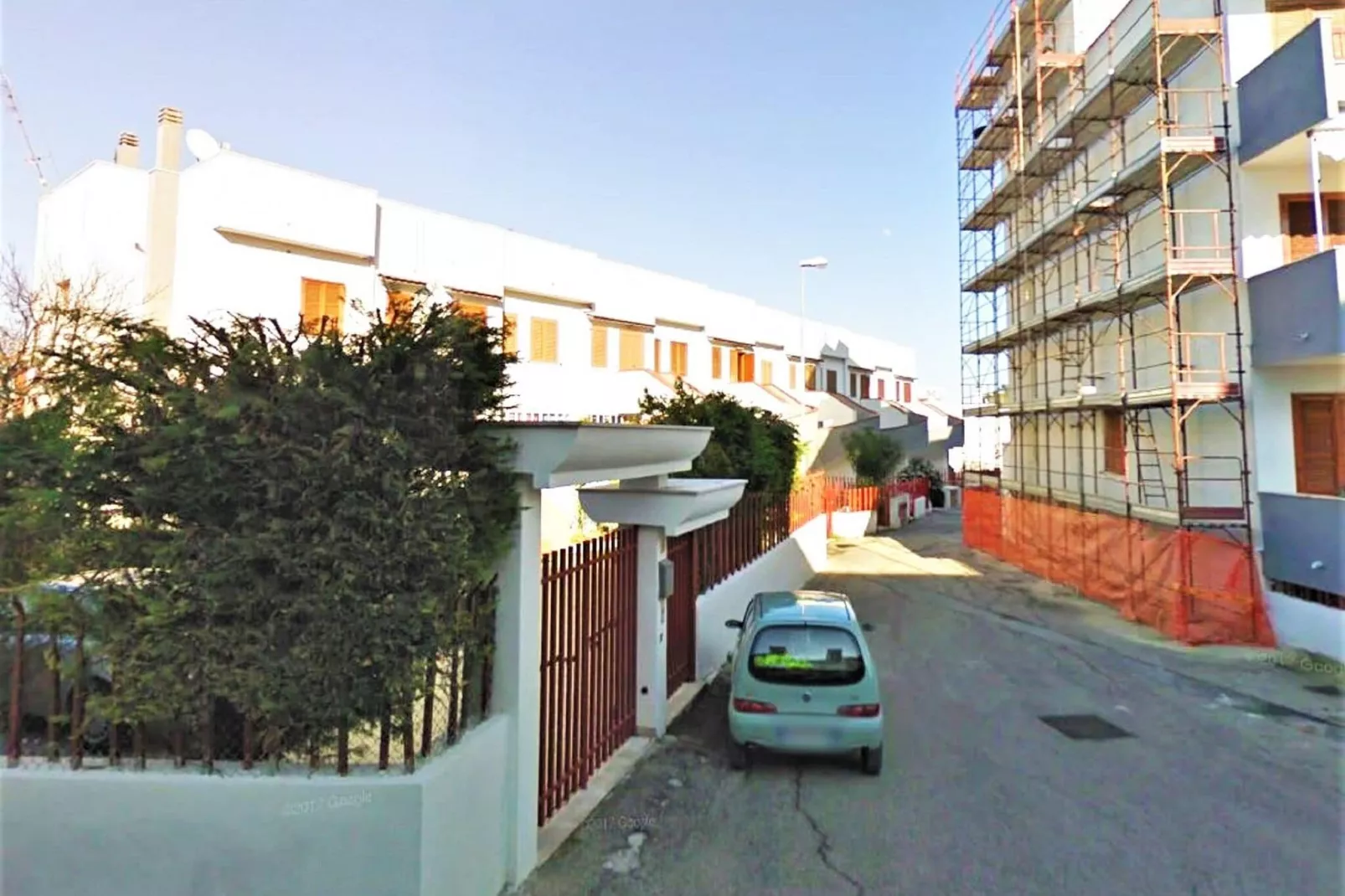 Trilocale senza balcone-Buitenkant zomer