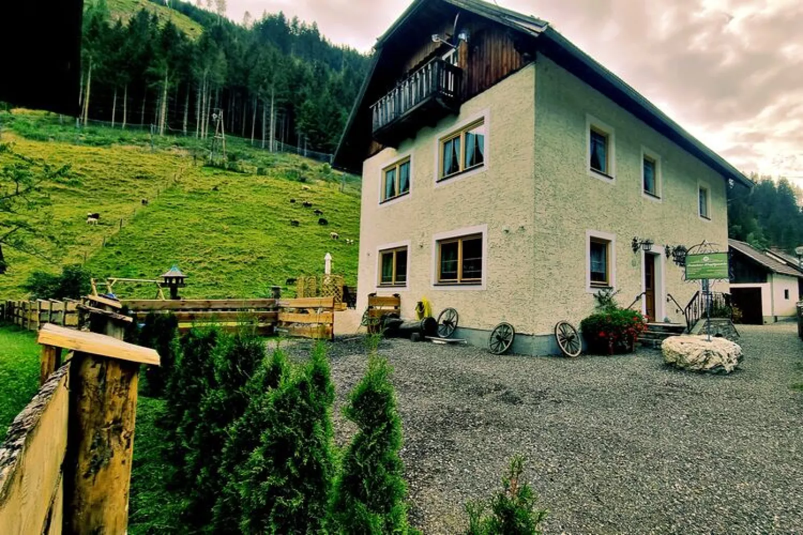 Ferienhaus Krapflgeusche-Buitenkant zomer