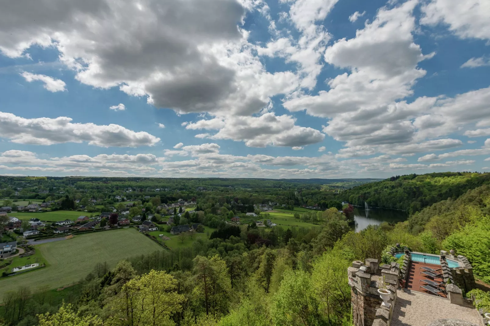 Le Chateau de Balmoral - 22 pers-Uitzicht zomer