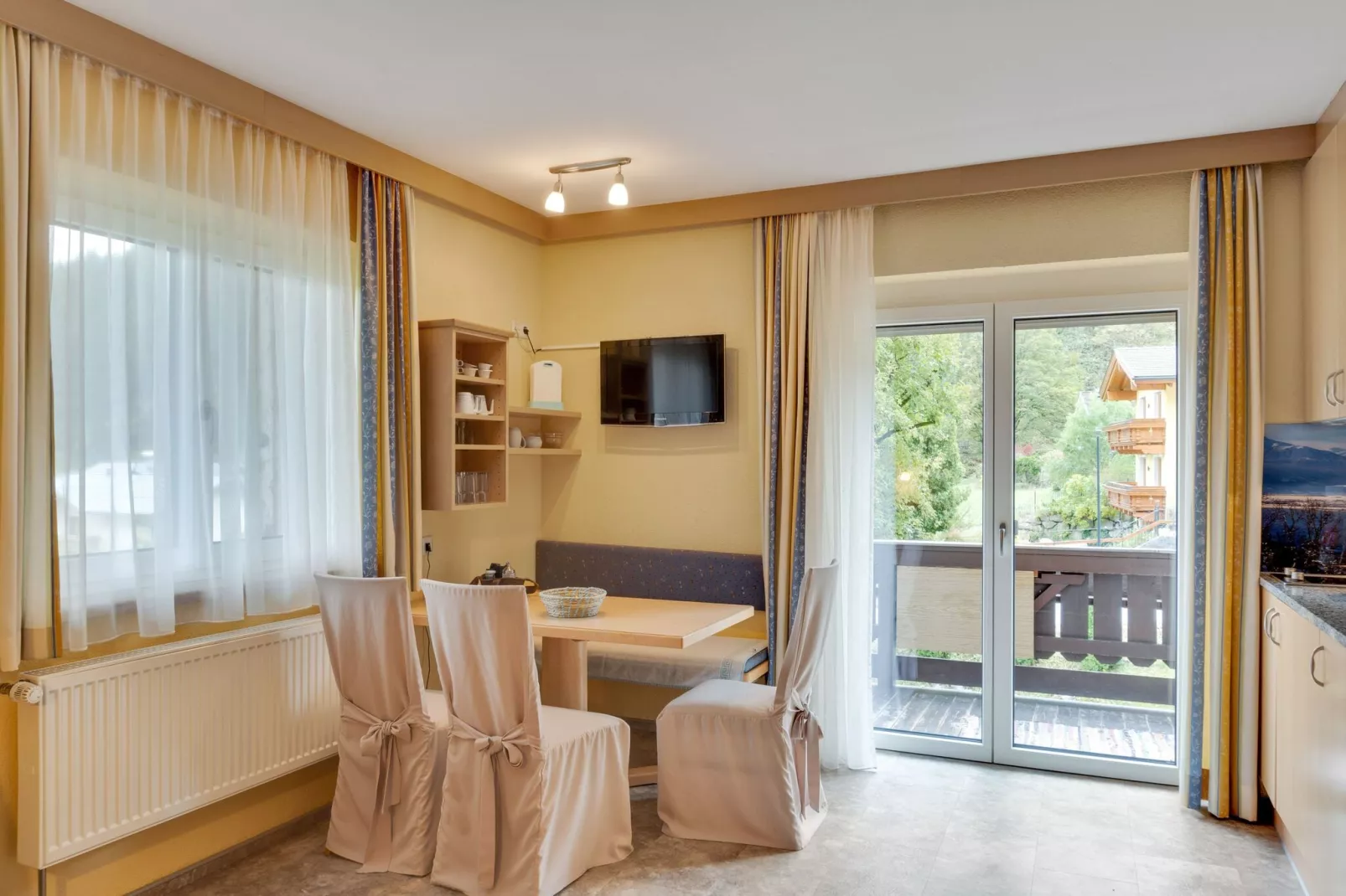 Appartement Schmittenhöhe-Eetkamer