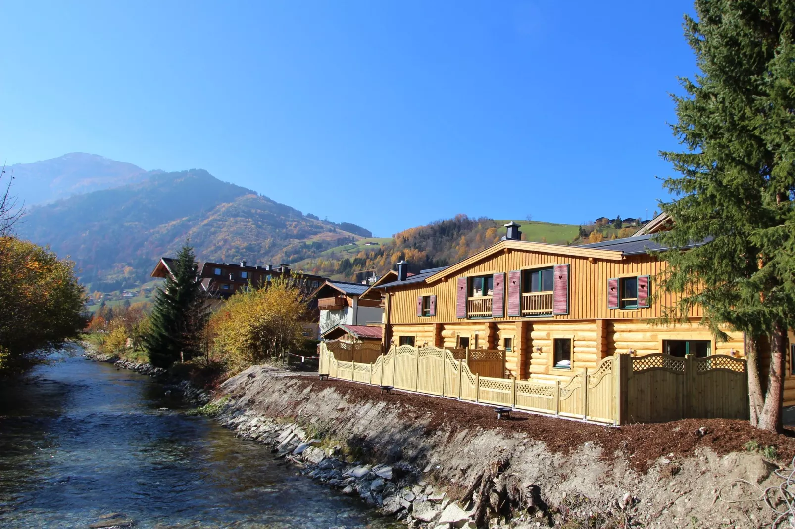 Luxusapartments Kaprun - West B-Buitenkant zomer