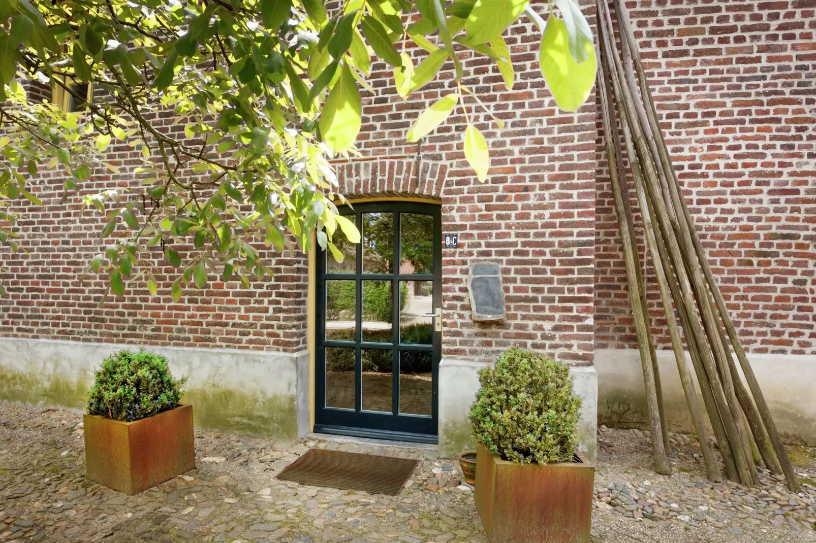 Hoeve de Schoor - Bakhuys-Buitenkant zomer