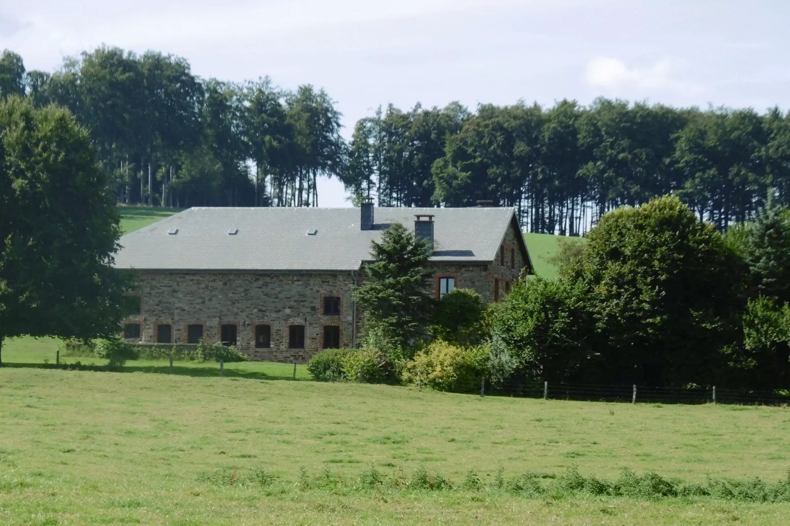 Fermette de Lamerlé 8 Personnes-Buitenkant zomer