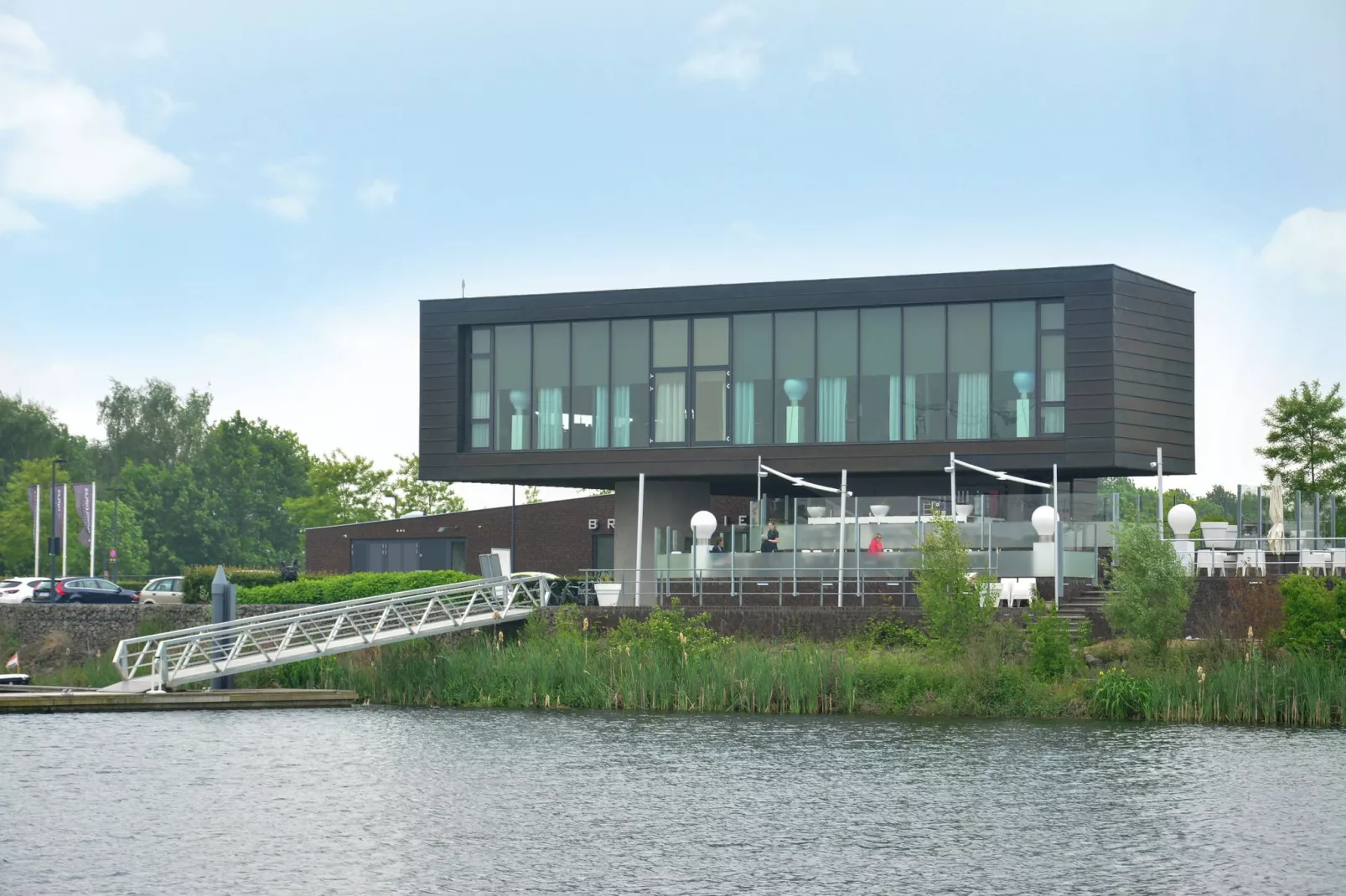 Maaspark Boschmolenplas - Waterblik-Parkfaciliteiten