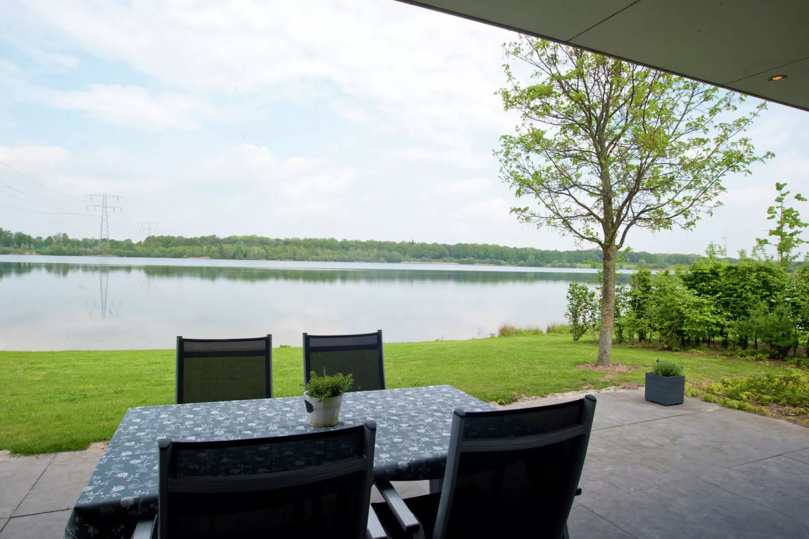 Maaspark Boschmolenplas 1-Terrasbalkon