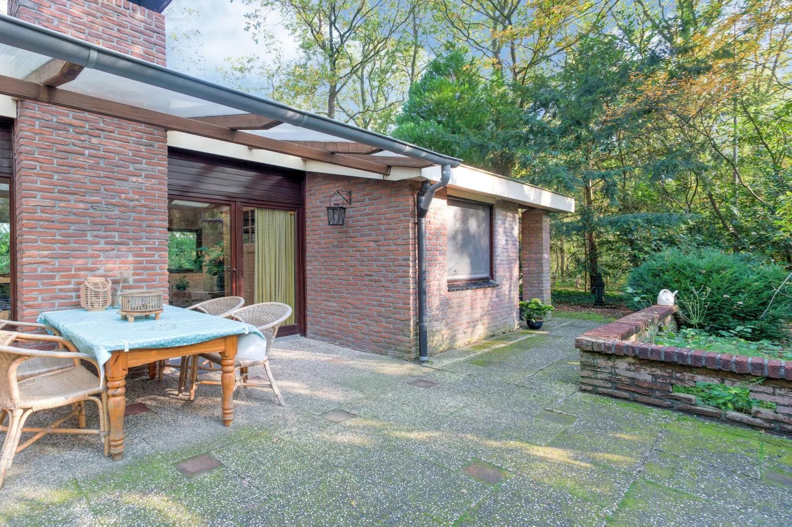 The Forest Cottage-Buitenkant zomer