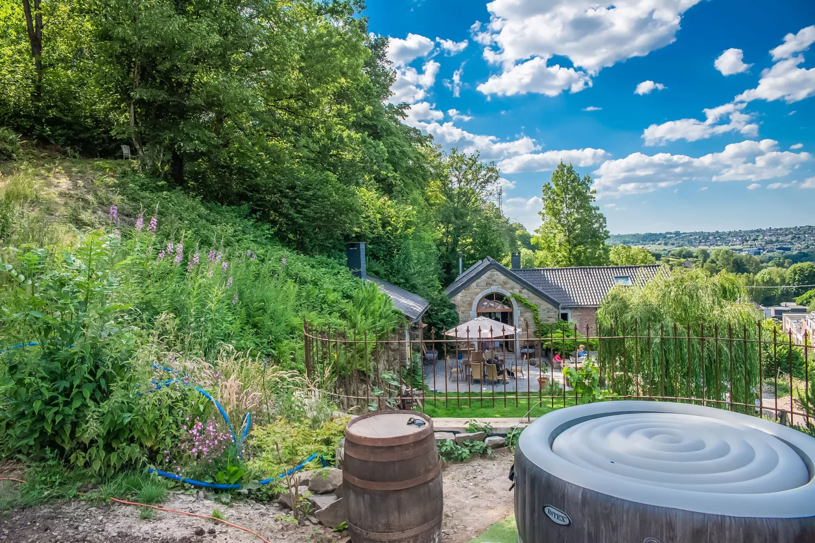 Beautiful home in nature with pool-Wellness