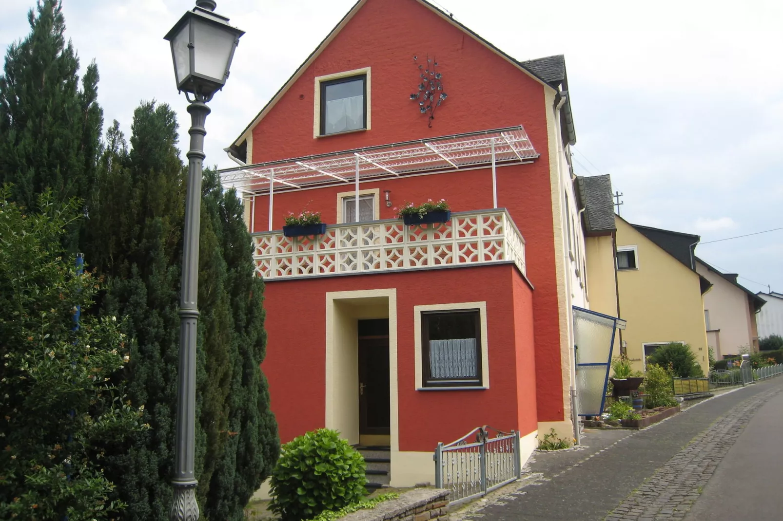 Haus Moselblick-Buitenkant zomer