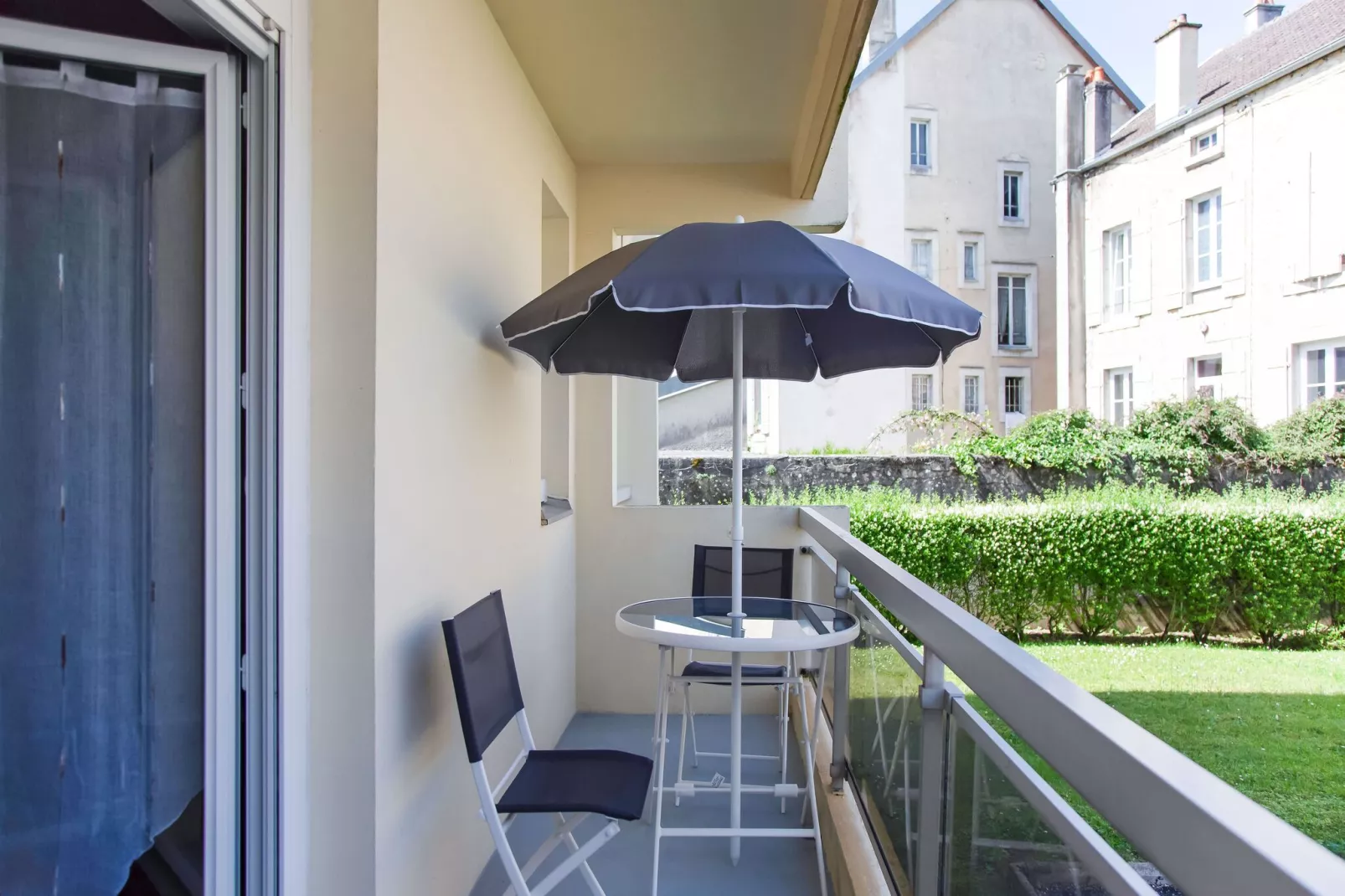 APPARTEMENT CHAUMONT / DUBOIS-Terrasbalkon