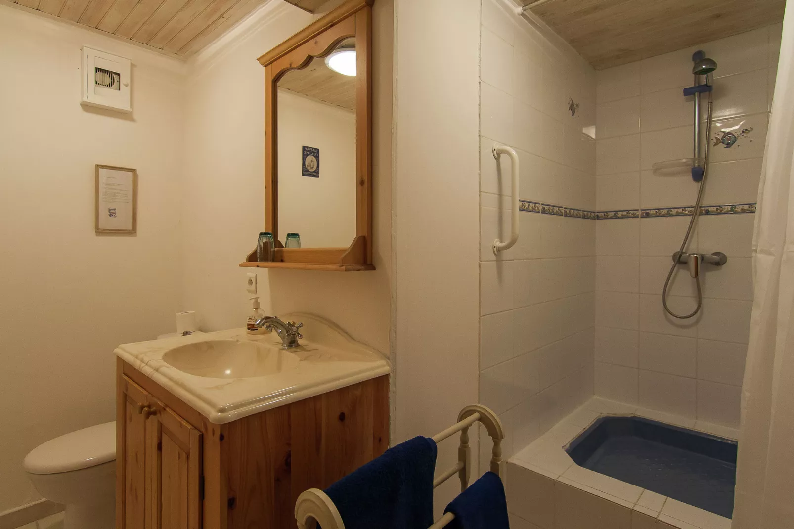 La Piniere 6P-Badkamer