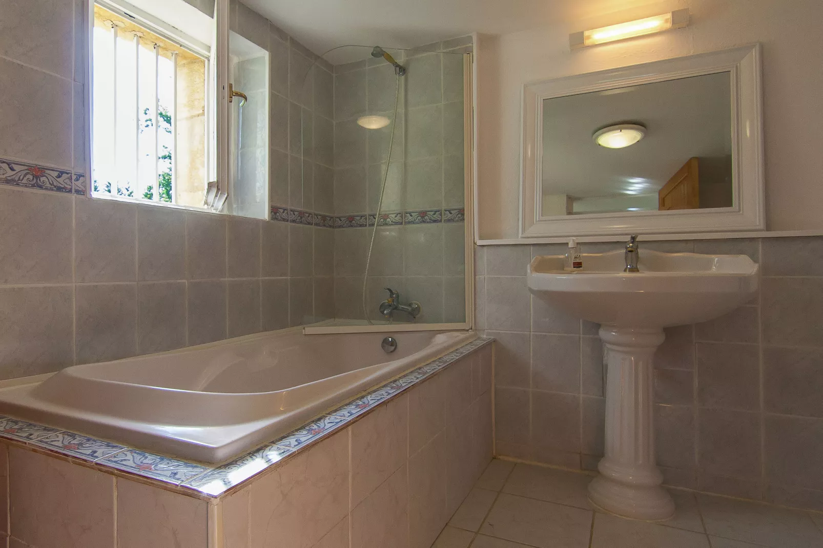 La Piniere 6P-Badkamer