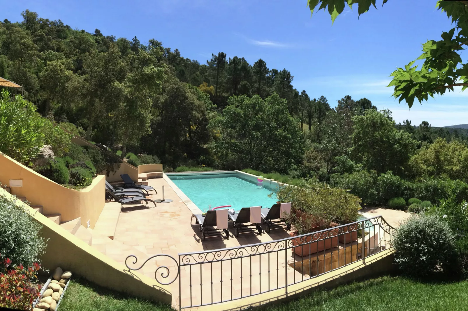 Villa Aramis-Tuinen zomer