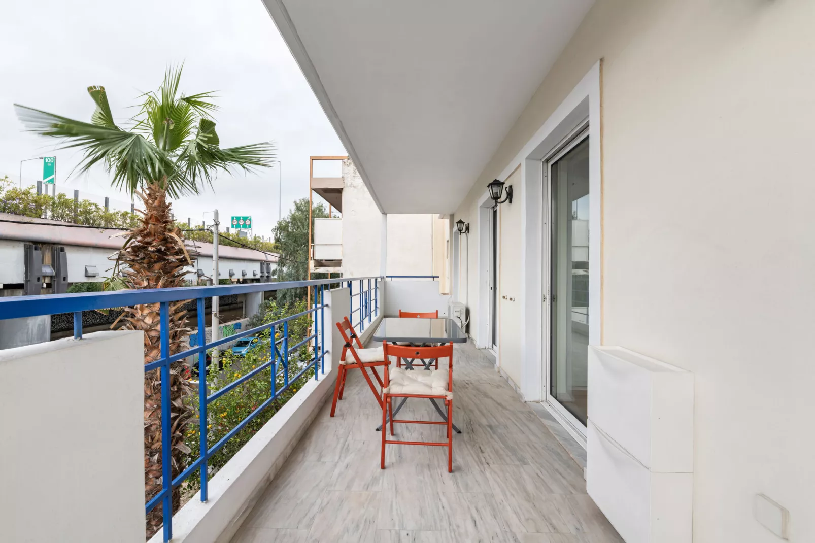 Apartment Outside Athens-Terrasbalkon