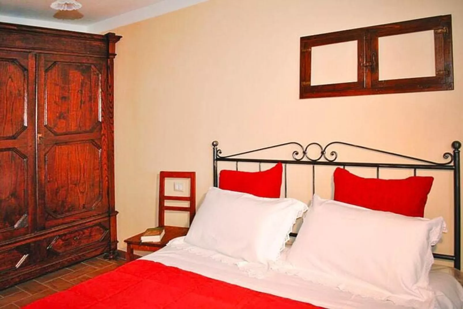 Agri-tourism La Filomena Montefortino - l'Infinito-Slaapkamer