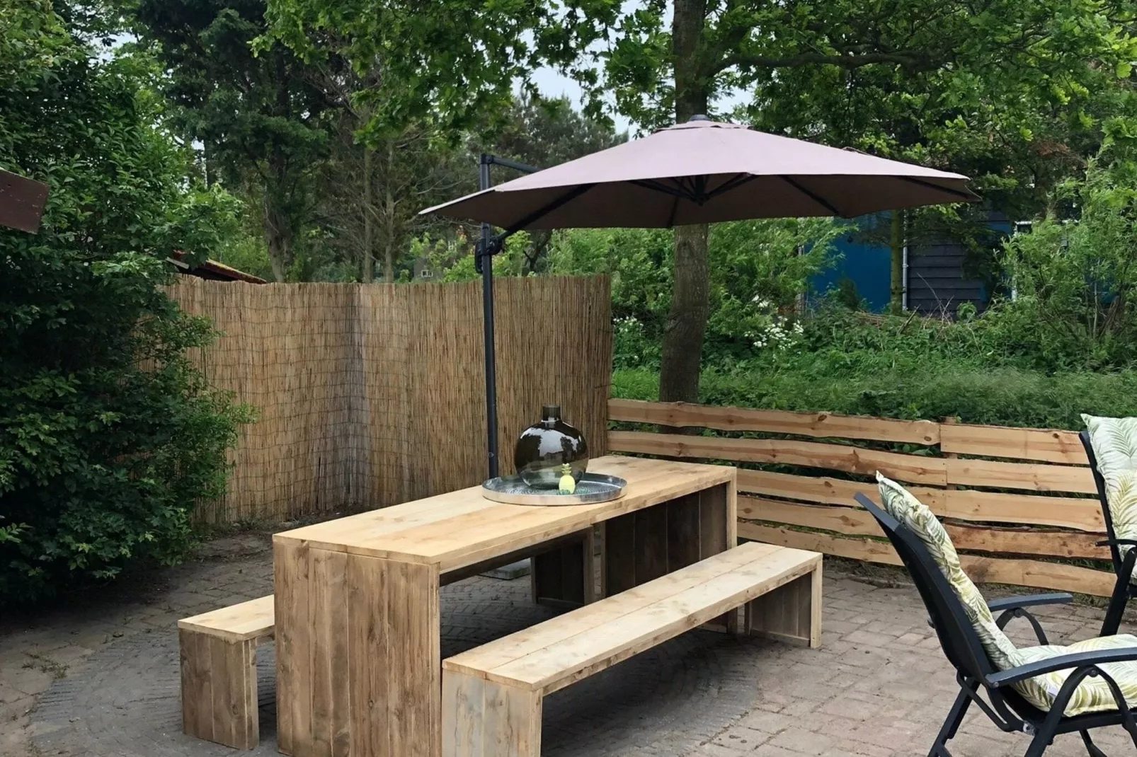 Gezellig chalet met afwasmachine op een vakantiepark, bij de Waddenzee-Terrasbalkon