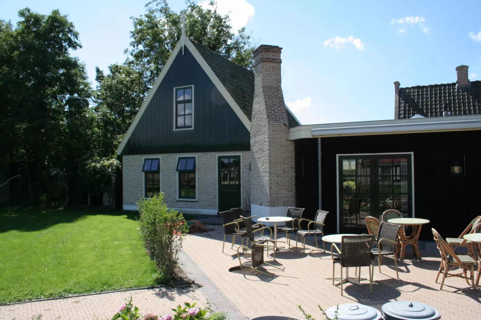 Recreatiepark Wiringherlant - Wiringher Chalet 83-Parkfaciliteiten