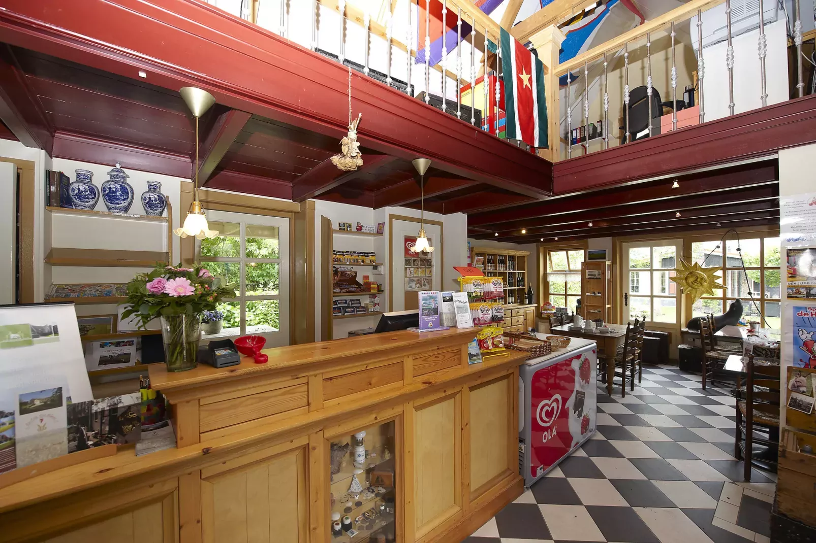 Recreatiepark Wiringherlant - Wiringher Chalet 83-Parkfaciliteiten