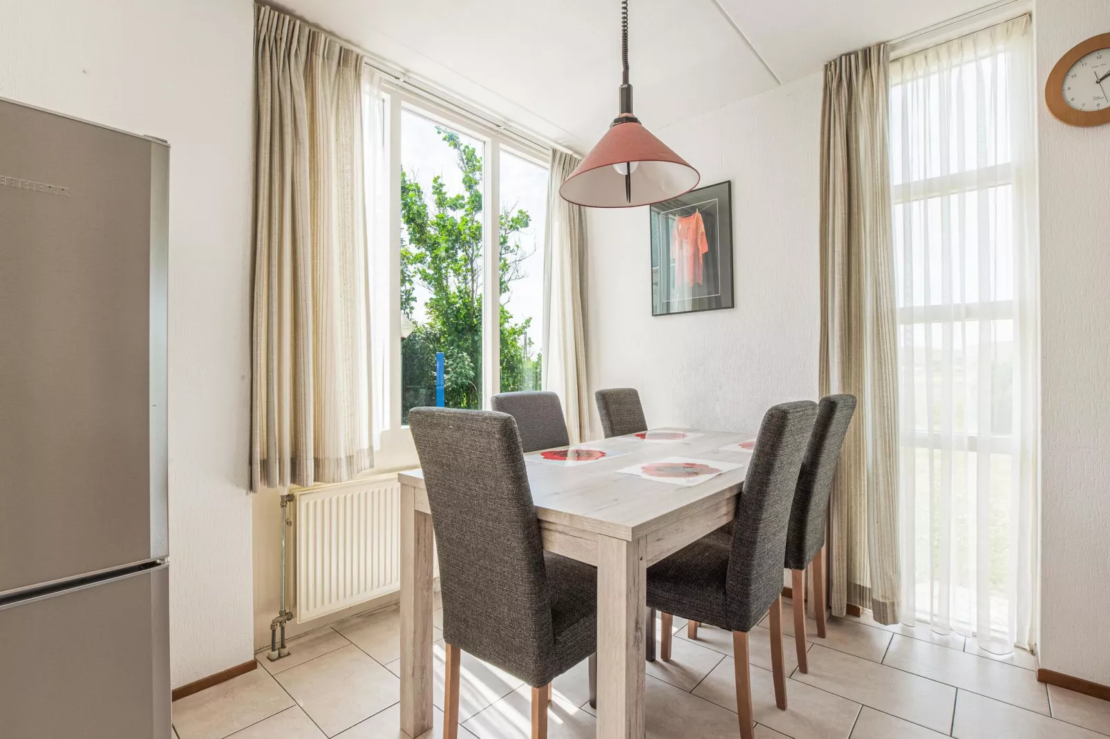 Villa Tulp en Duin-Eetkamer