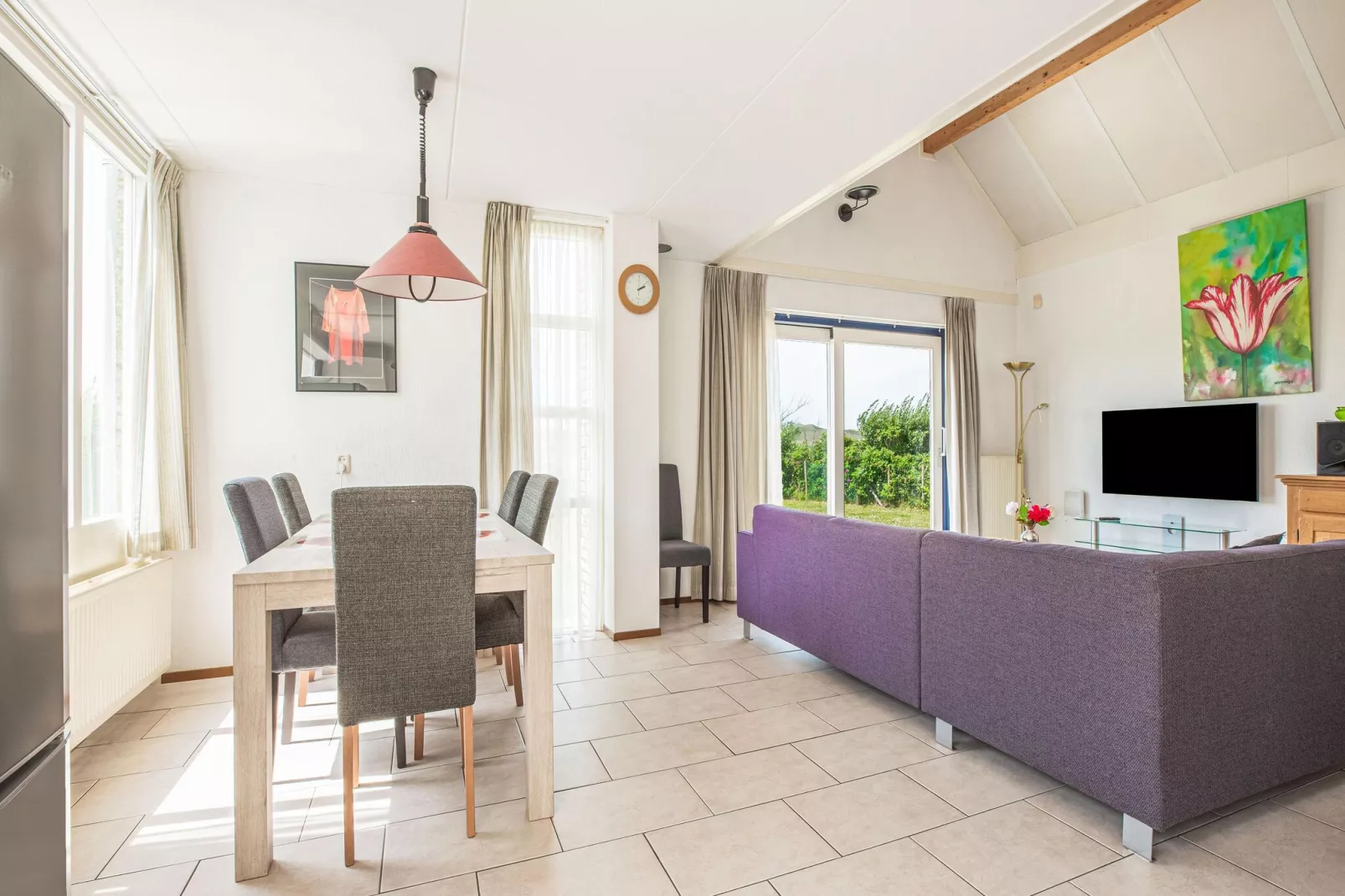 Villa Tulp en Duin-Eetkamer