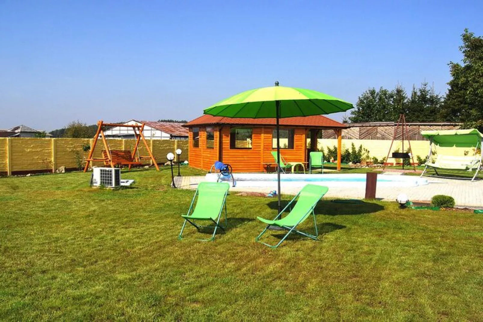Dom wakacyjny z basenem dla 16 osób Sieciemin-Tuinen zomer