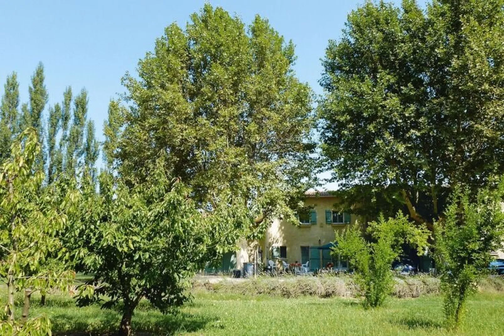 Doppelhaushälfte in Beaucaire-Tuinen zomer