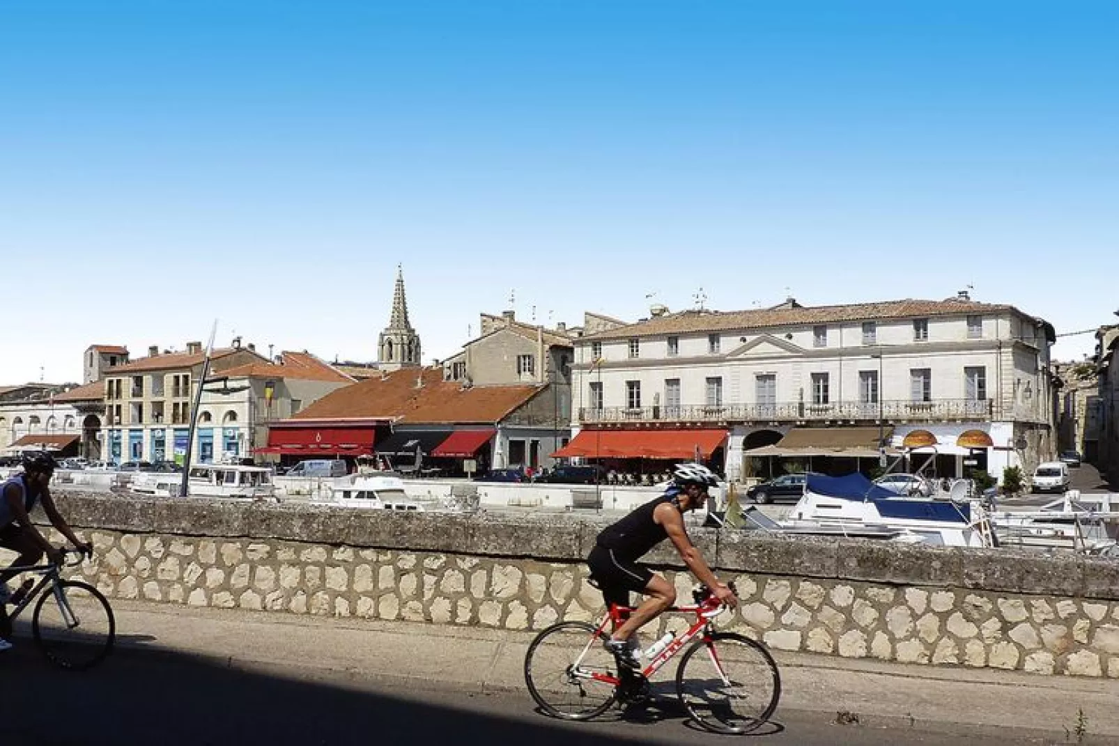 Doppelhaushälfte in Beaucaire-Gebieden zomer 5km