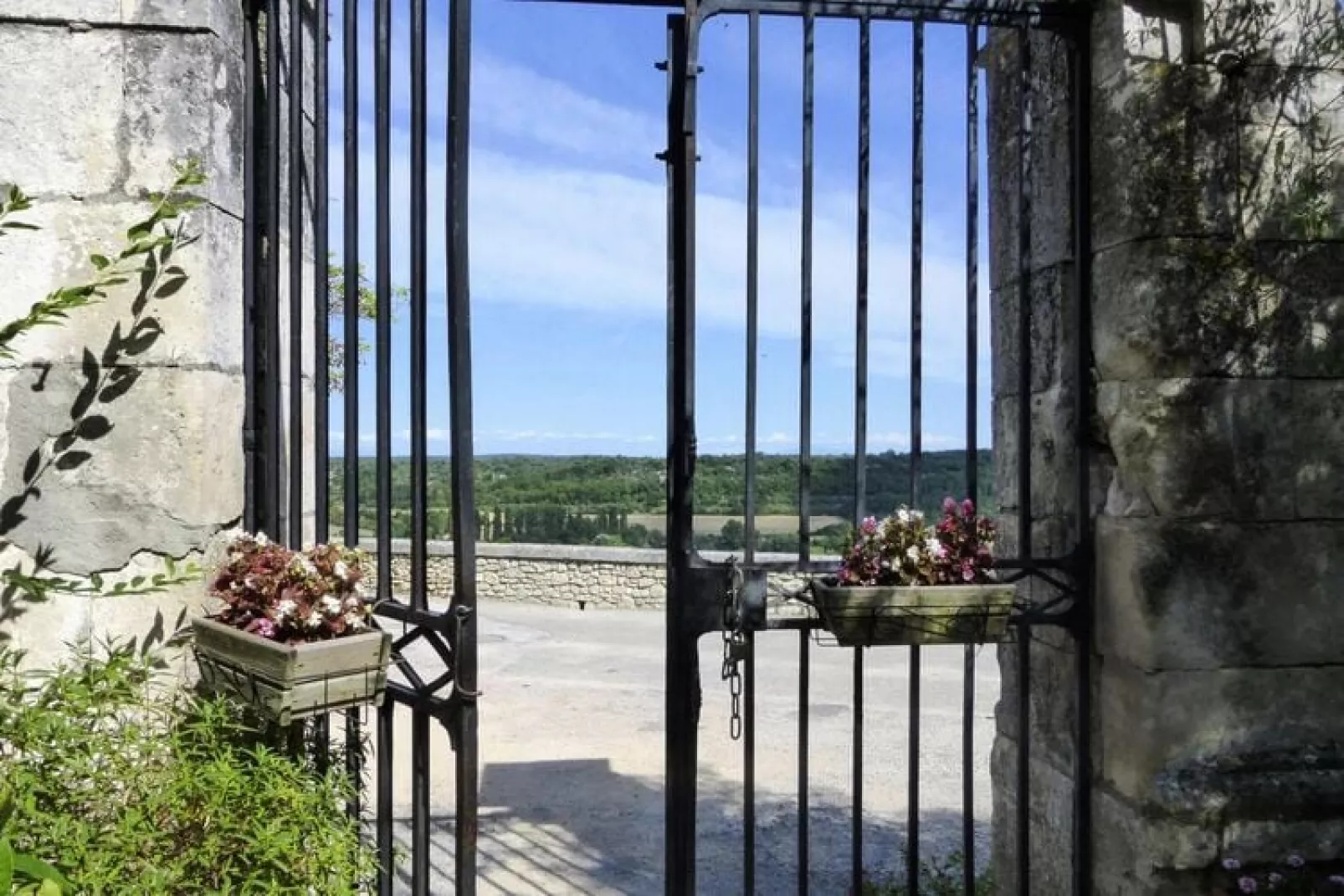 Doppelhaushälfte in Lussan / Le Lilas-Terras