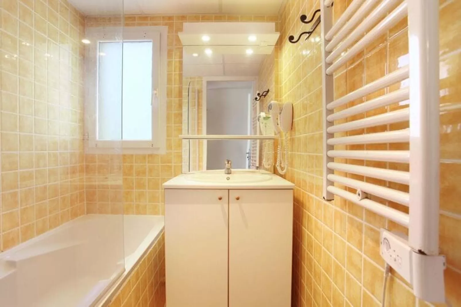 Appartement in Gréoux-les-Bains met betaalde sauna-Badkamer