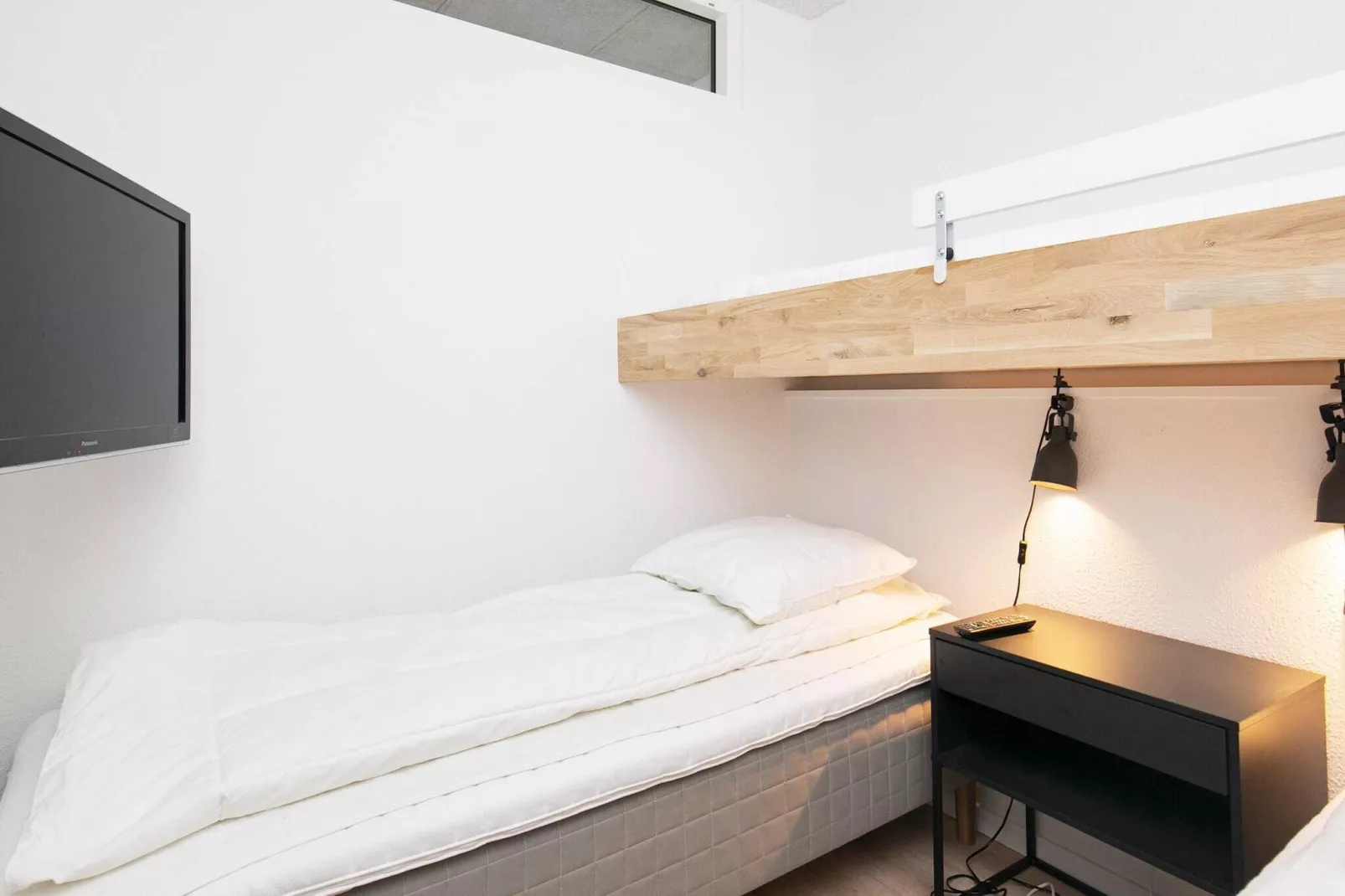 2½ room renovated,partially seaview-Binnen