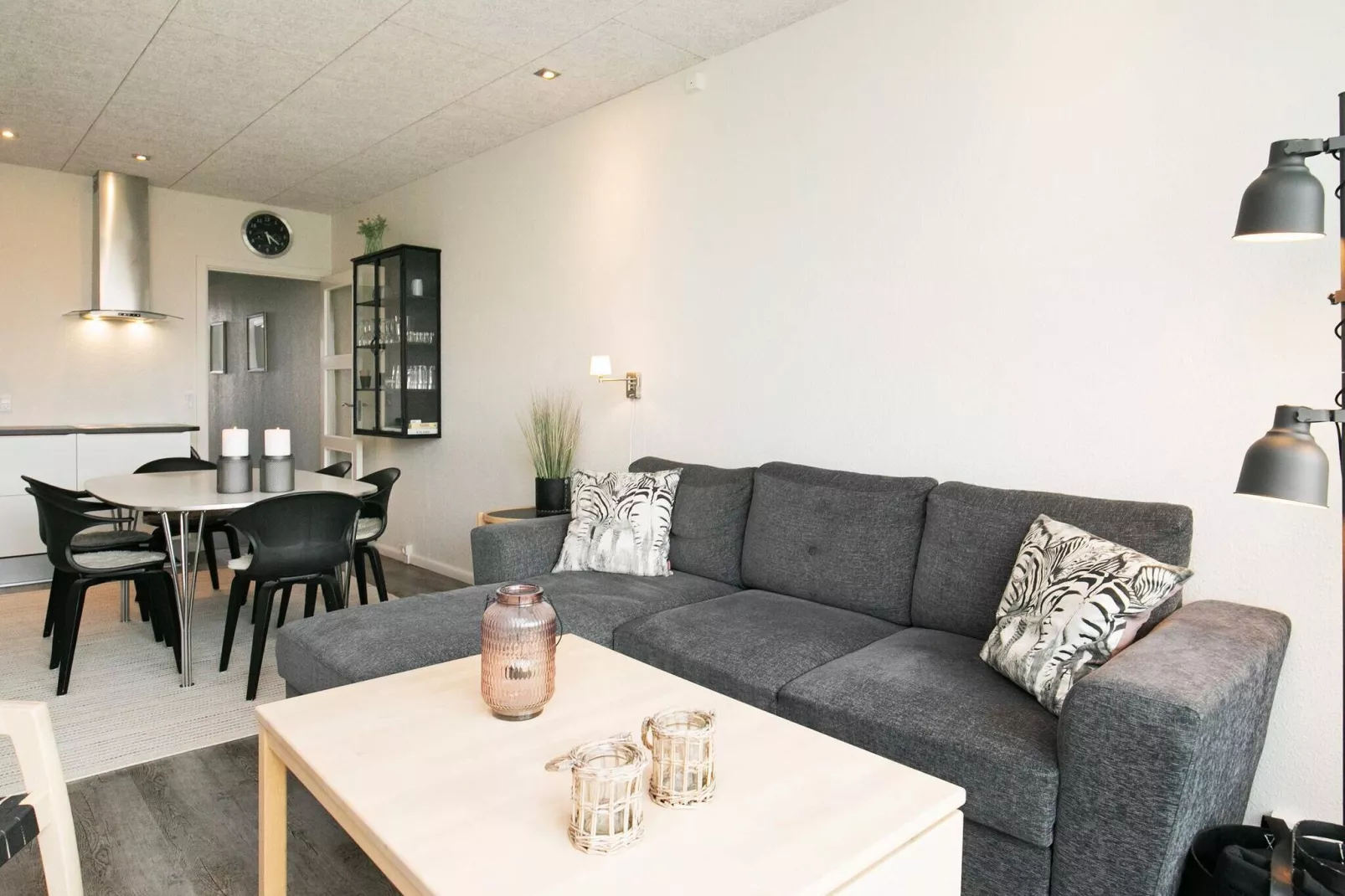 2 room,renovated-Binnen