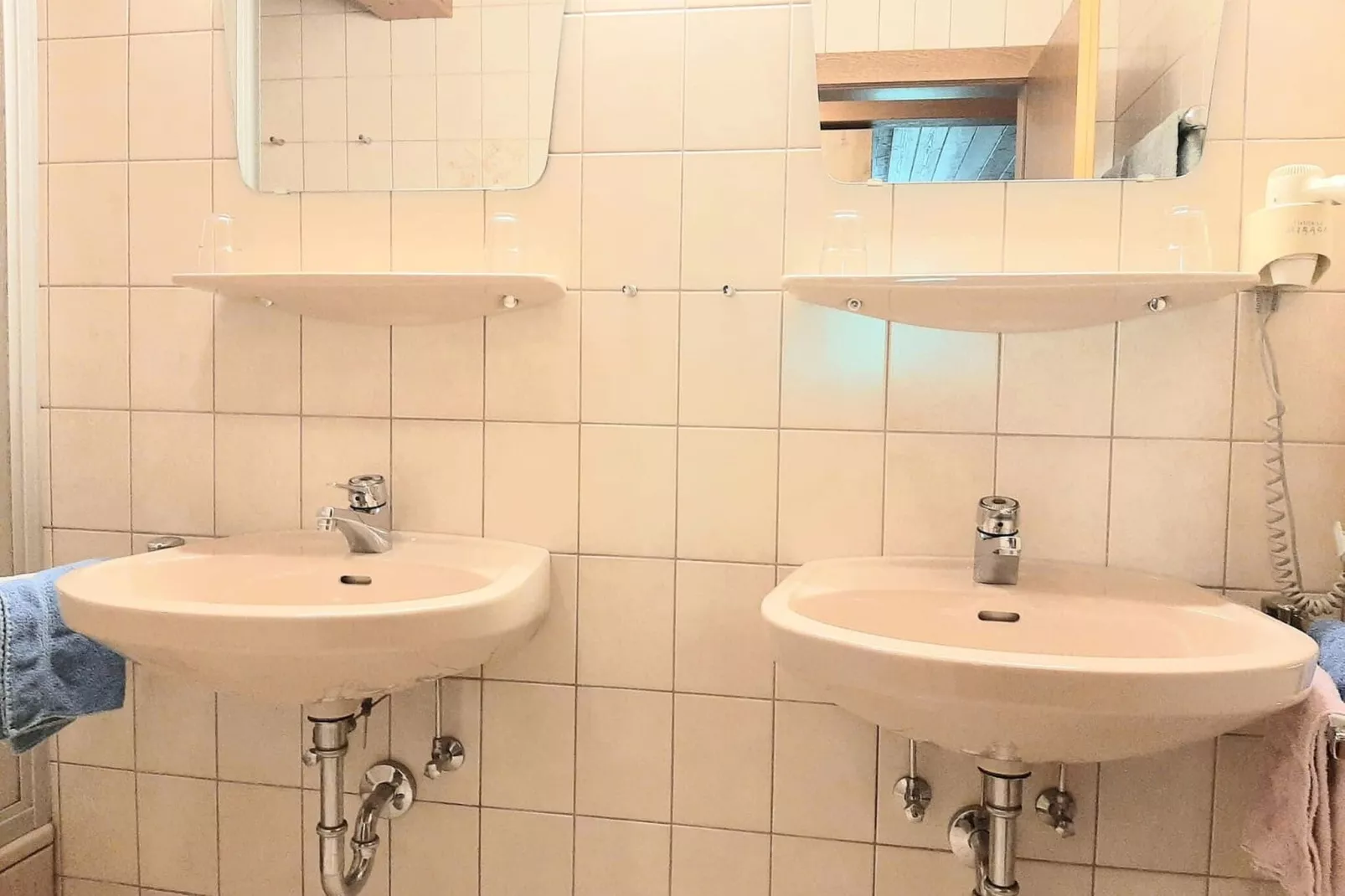 Hubergut - Ferienwohnung Simone-Badkamer