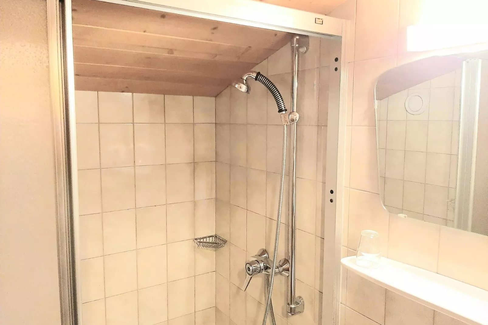 Hubergut - Ferienwohnung Simone-Badkamer