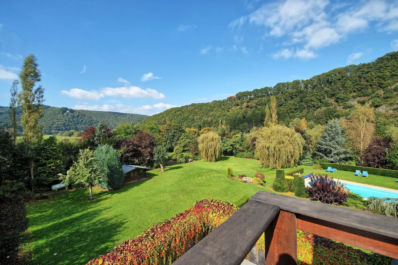 Relais de l' Ourthe-Uitzicht zomer