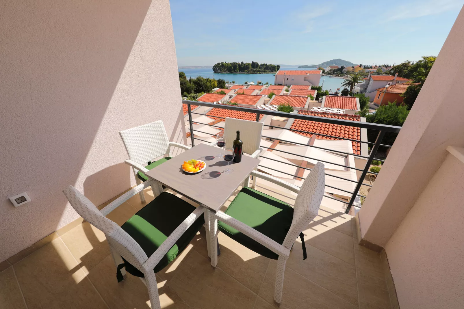 Holiday resort Vile Dalmacija, Preko-2-Raum-App., Superior 2+2, ca. 33 qm, für 4 Pers.-Terrasbalkon