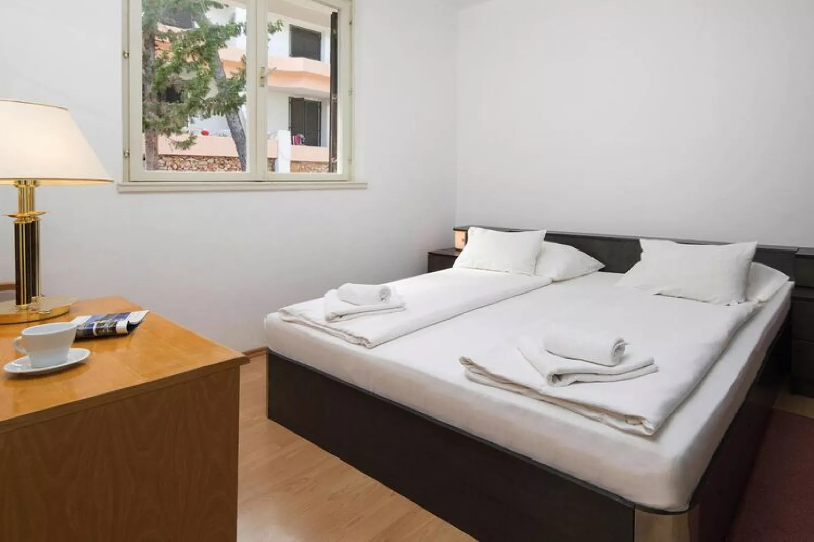 Apartments Fontana Resort Jelsa- Deluxe one bedroom apartment suite 2&2 - 68 qm 4 Pers-Slaapkamer