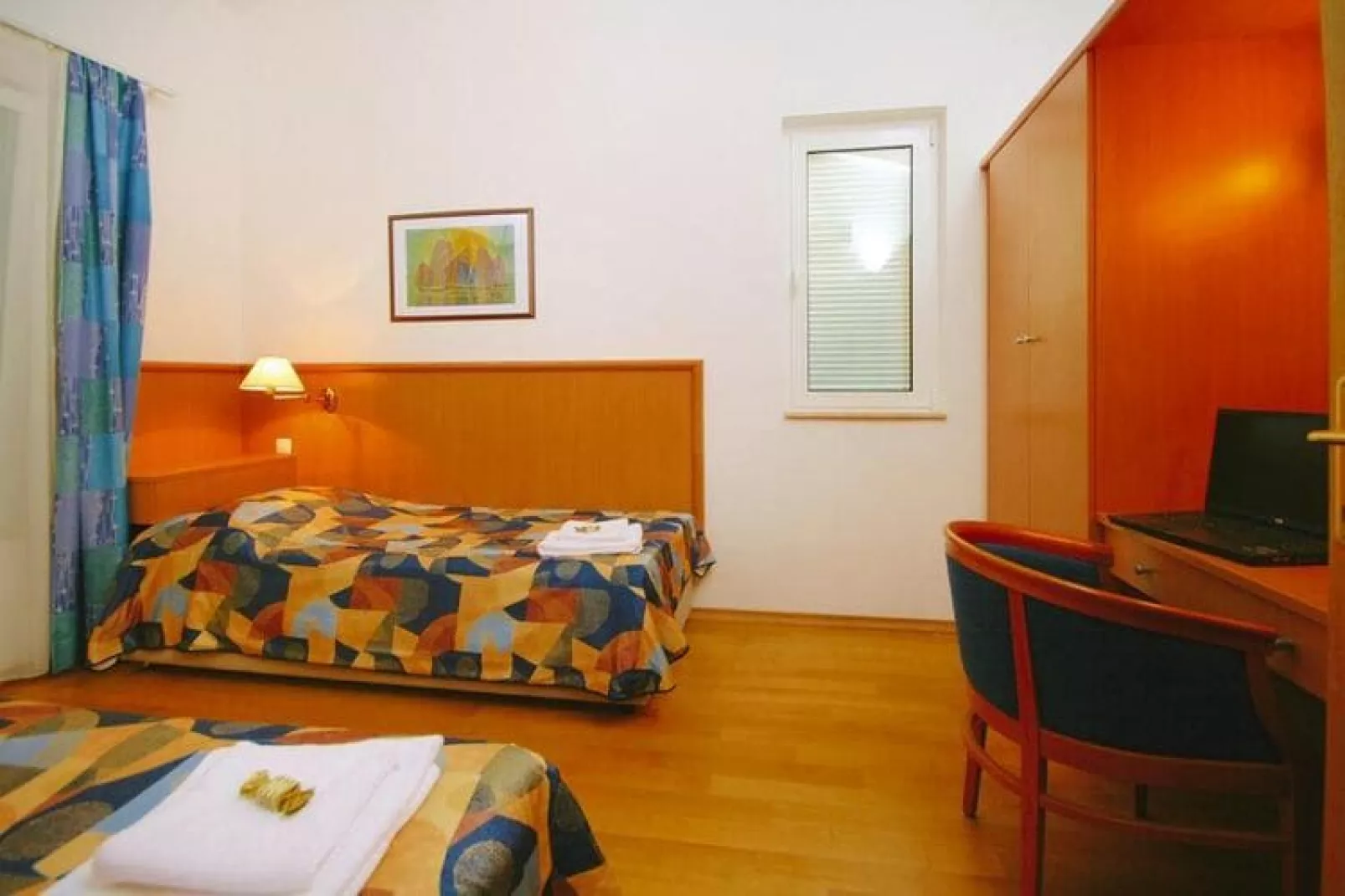 Apartments Fontana Resort Jelsa - Two-bedroom Vintage Apartment 4&2 - 65 qm - 6 Pers-Slaapkamer
