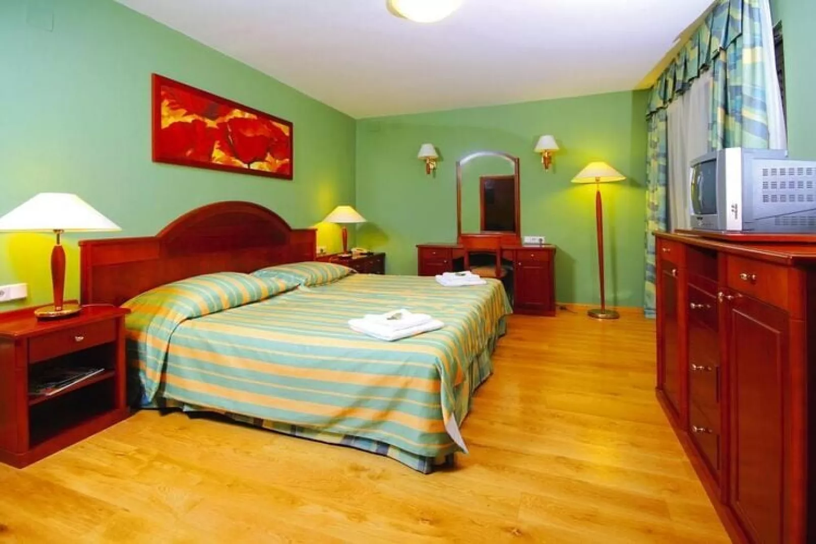 Apartments Fontana Resort Jelsa - Two-bedroom Vintage Apartment 4&2 - 65 qm - 6 Pers-Slaapkamer