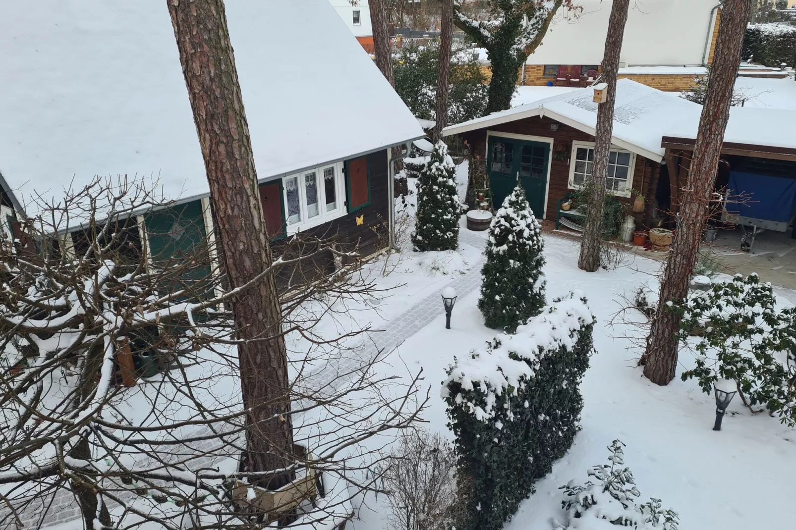 Ferienhaus 50 qm-Tuin winter