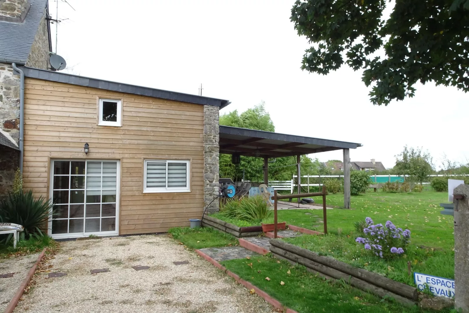 Holiday home Denneville-Tuinen zomer