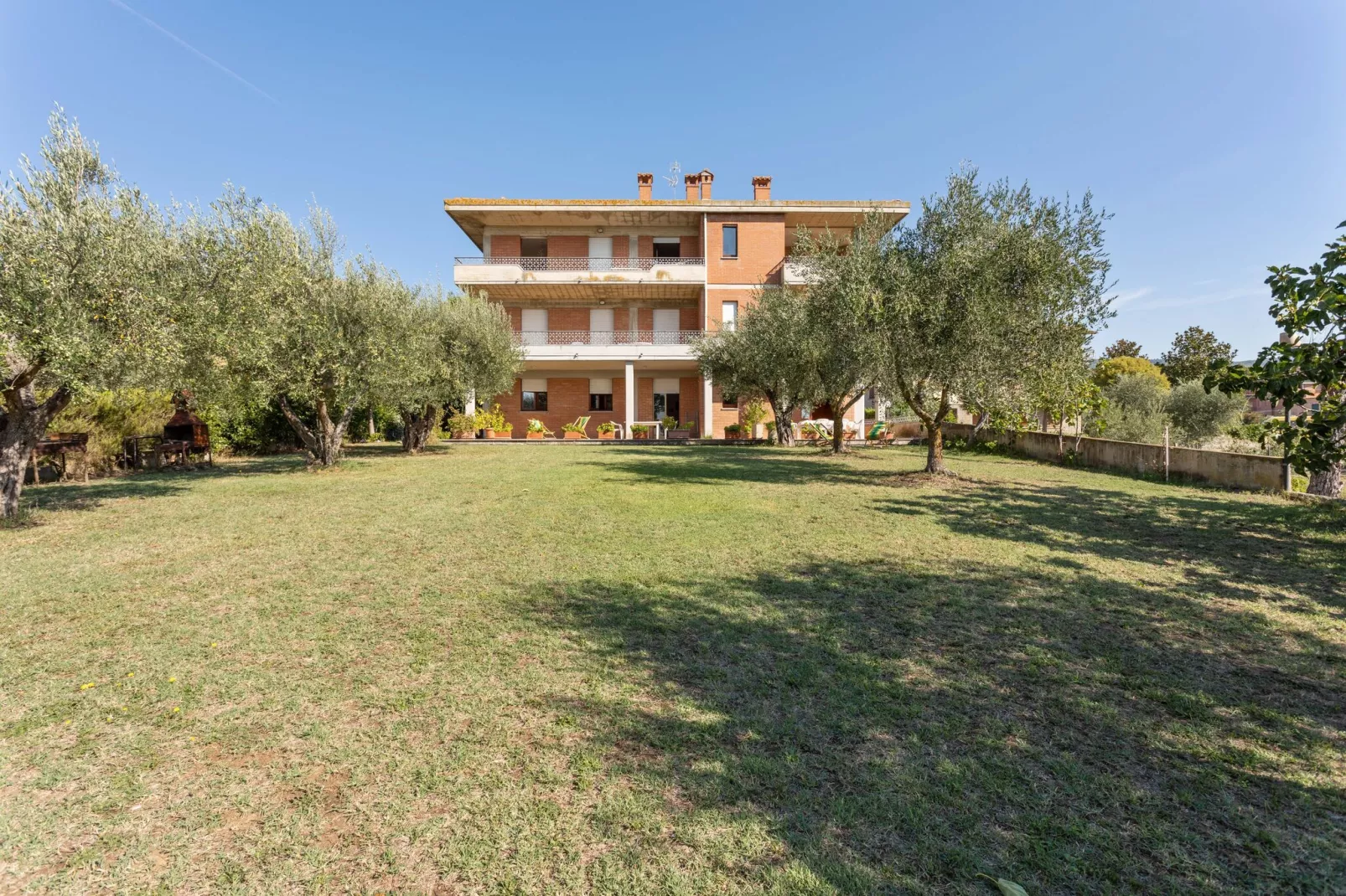 Casa Tommaso - Quadri P T - 8 pax-Buitenkant zomer