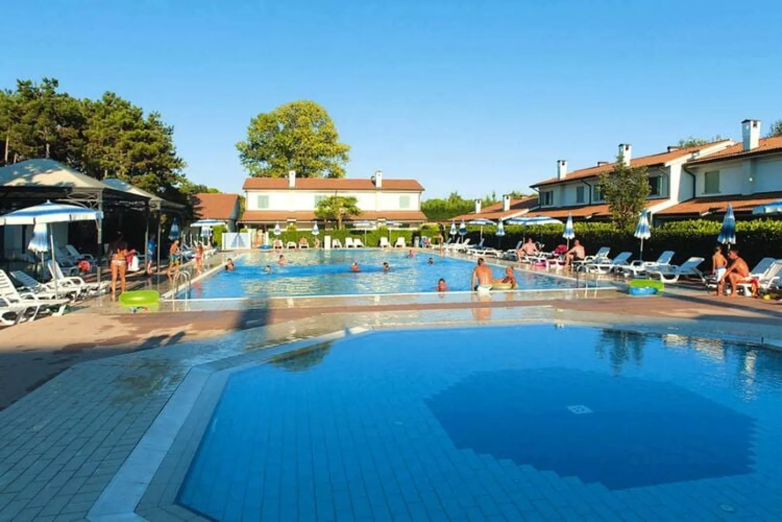Holiday resort Villaggio Ca' del Pino Tipo G1 Bibione Spiaggia-Tipo G1-Zwembad