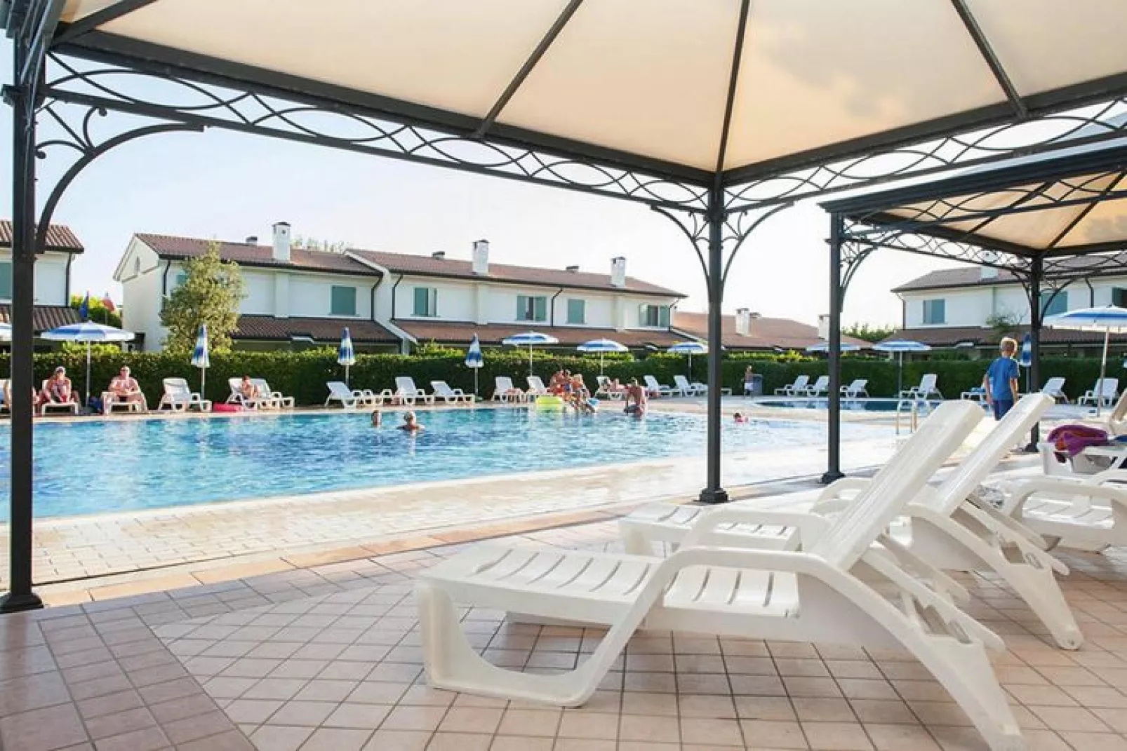 Holiday resort Villaggio Ca' del Pino Tipo G1 Bibione Spiaggia-Tipo G1-Zwembad