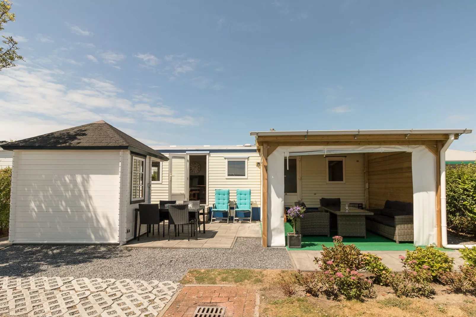 Julianahoeve - Chalet aan Zee-Buitenkant zomer